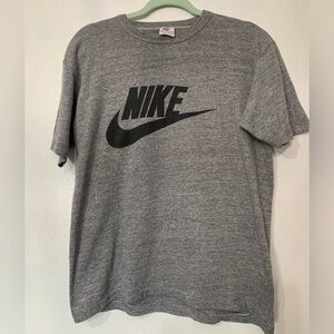 Vintage orange label Nike Men's Heather Gray Short Sleeve Tee